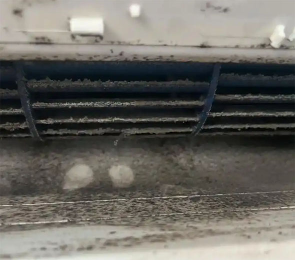 平谷空调吹的风有股烧焦味是怎么回事